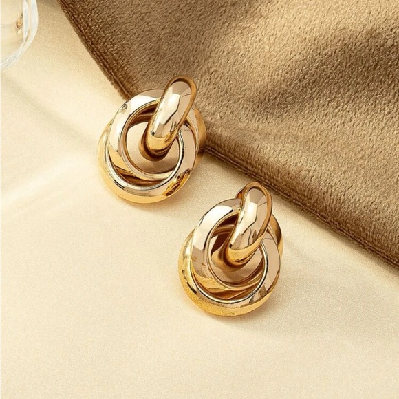 Luxe Elegant Braided Statement Golden Earrings - Picture 2 of 3